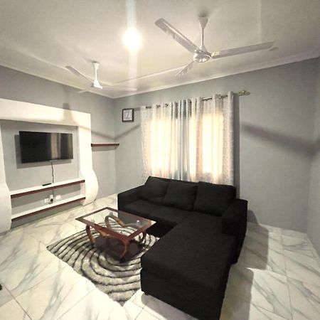 Detouz Lodging Apartment Accra Exterior photo