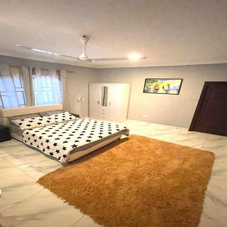 Detouz Lodging Apartment Accra Exterior photo
