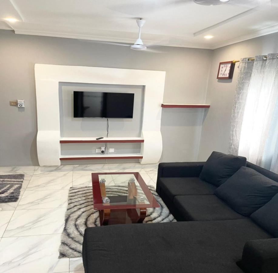 Detouz Lodging Apartment Accra Exterior photo
