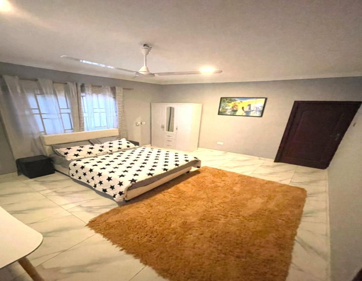 Detouz Lodging Apartment Accra Exterior photo