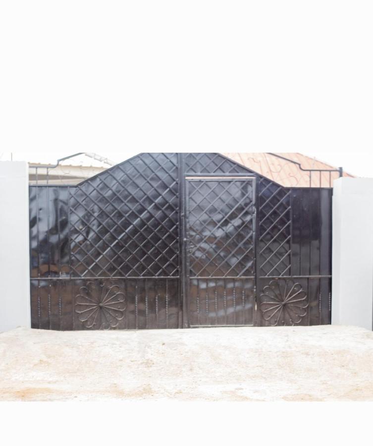 Detouz Lodging Apartment Accra Exterior photo